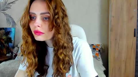 Gloria Wood online show from May 3, 3:18 pm