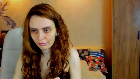 Gloria Wood online show from May 9, 6:35 pm
