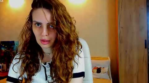 Gloria Wood online show from June 9, 7:14 pm