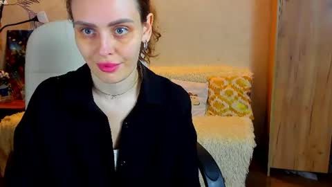 Gloria Wood online show from June 18, 7:07 pm