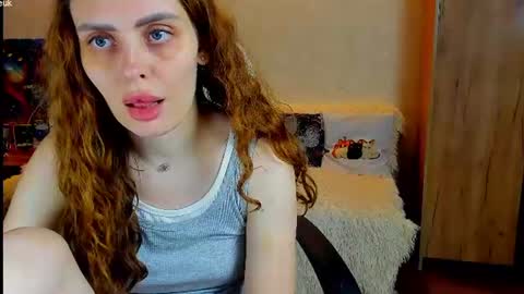 Gloria Wood online show from July 4, 8:26 pm
