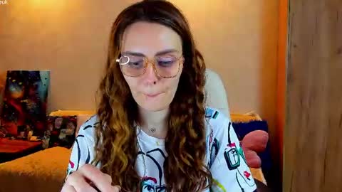 Gloria Wood online show from August 1, 7:35 pm