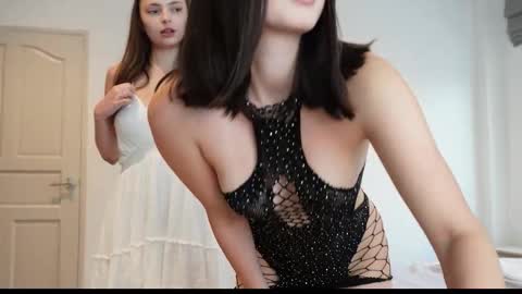 Snapshot of gloriamillss chatting on October 31, 11:39 pm Gloria online show from October 31, 11:39 pm