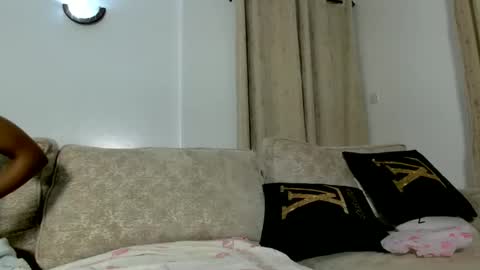 glossybae online show from November 20, 8:08 pm