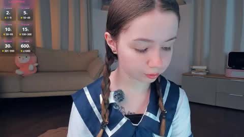 Snapshot of glowhub_ chatting on May 3, 8:48 pm Ann Eliz and Gigi online show from May 3, 8:48 pm