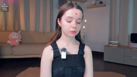 Snapshot of glowhub_ chatting on May 4, 7:54 pm Ann Eliz and Gigi online show from May 4, 7:54 pm