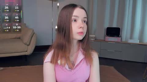 Snapshot of glowhub_ chatting on May 18, 8:14 pm Ann Eliz and Gigi online show from May 18, 8:14 pm
