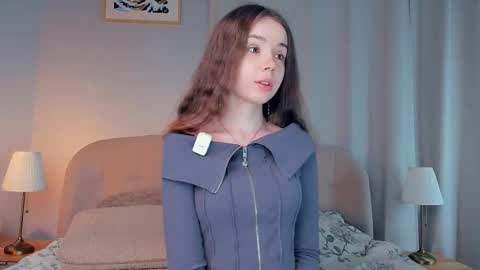 Snapshot of glowhub_ chatting on June 8, 9:15 pm Ann Eliz and Gigi online show from June 8, 9:15 pm