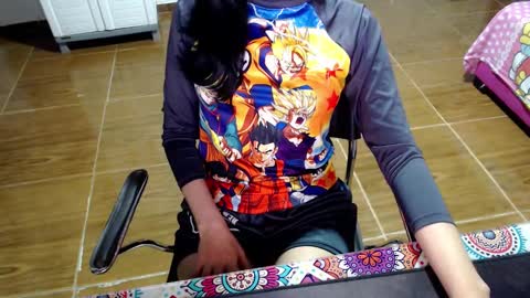 Snapshot of glowingecho chatting on December 6, 3:30 am glowingecho online show from December 6, 3:30 am