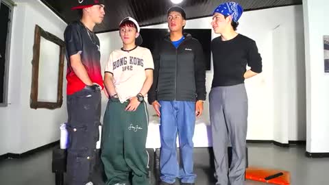 THOMAS AND DAMIAND online show from October 9, 6:17 pm