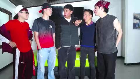 THOMAS AND DAMIAND online show from October 25, 6:13 pm