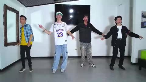 THOMAS AND DAMIAND online show from October 26, 6:14 pm