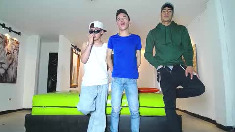 THOMAS AND DAMIAND online show from November 25, 6:52 pm