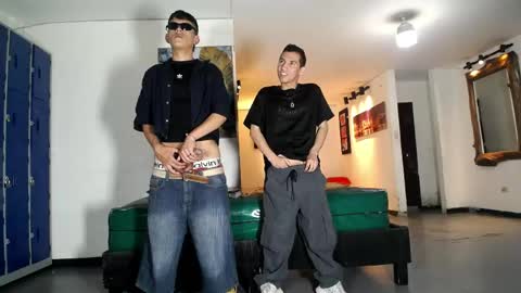 THOMAS AND DAMIAND online show from May 3, 7:09 pm