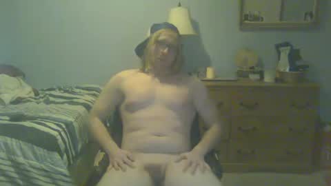 Snapshot of gnger31foru chatting on December 8, 1:46 am Steven Meadow online show from December 8, 1:46 am