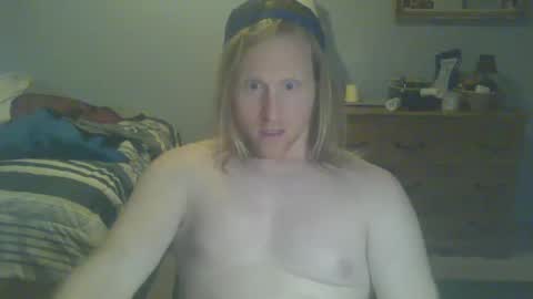 Snapshot of gnger31foru chatting on December 28, 2:01 am Steven Meadow online show from December 28, 2:01 am