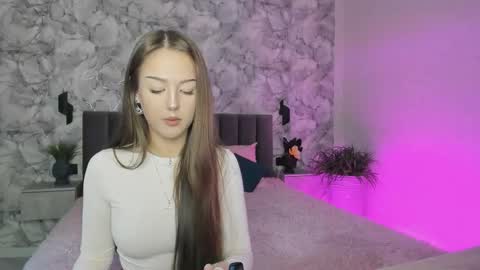 Snapshot of go0d_grl chatting on November 9, 2:21 am Lina online show from November 9, 2:21 am