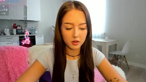 Lina online show from March 9, 8:40 am