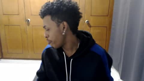 Snapshot of god_chinolatino chatting on July 5, 4:47 pm god_chinolatino online show from July 5, 4:47 pm
