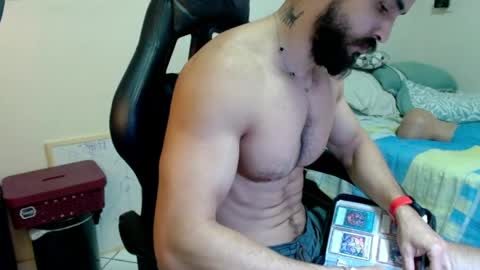 Snapshot of god_hunkules chatting on May 5, 4:37 pm god hunkules online show from May 5, 4:37 pm
