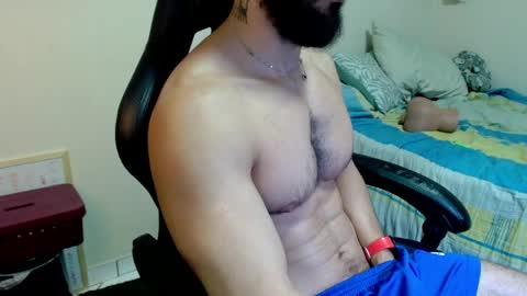 Snapshot of god_hunkules chatting on May 19, 1:56 am god hunkules online show from May 19, 1:56 am