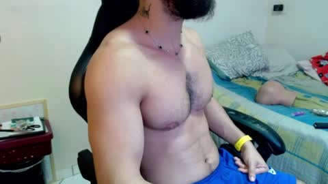 Snapshot of god_hunkules chatting on July 5, 8:27 pm god hunkules online show from July 5, 8:27 pm