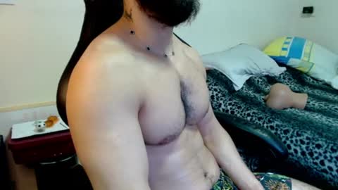 Snapshot of god_hunkules chatting on July 29, 6:39 pm god hunkules online show from July 29, 6:39 pm