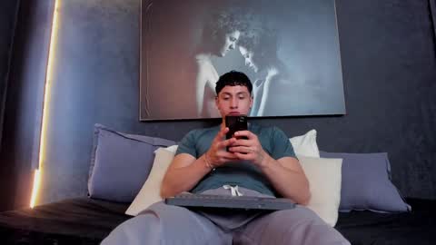 steven online show from December 4, 3:32 pm