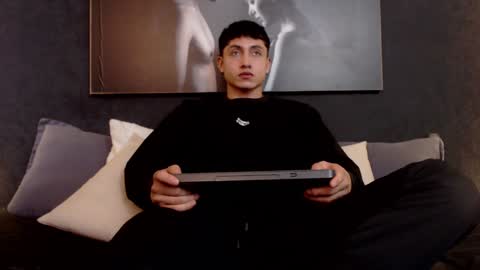 steven online show from January 8, 7:24 pm