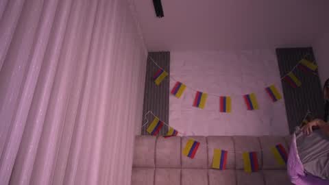 Snapshot of goddess_eli77 chatting on June 29, 3:02 am goddess_eli77 online show from June 29, 3:02 am