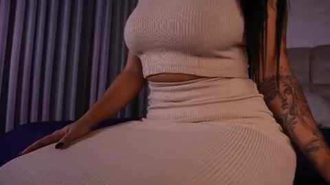 Snapshot of goddess_eli77 chatting on July 23, 3:04 am goddess_eli77 online show from July 23, 3:04 am
