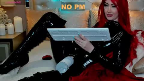 Snapshot of goddess_evangeline chatting on September 23, 6:33 pm Goddess Evangeline online show from September 23, 6:33 pm