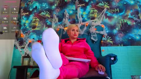 Mrs. Isabella online show from October 17, 4:37 am