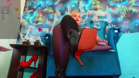 Mrs. Isabella online show from October 18, 5:43 am