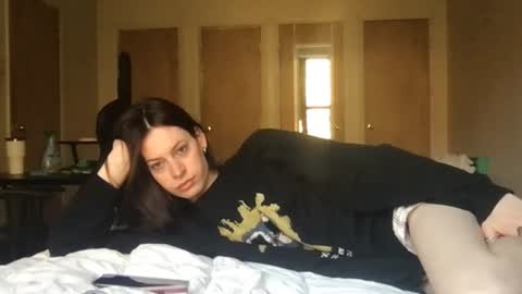 Snapshot of goddess_larz chatting on November 5, 6:19 pm goddess_larz online show from November 5, 6:19 pm