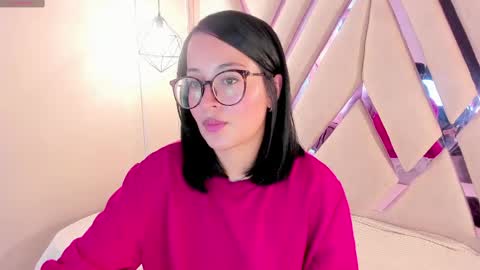 M A R T I N A  online show from April 28, 1:49 pm