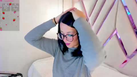 M A R T I N A  online show from April 30, 12:44 pm