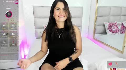 Mia online show from November 14, 3:49 am