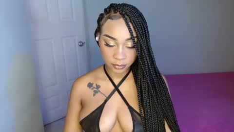 Snapshot of goddess_val chatting on June 15, 8:22 pm Valentina online show from June 15, 8:22 pm