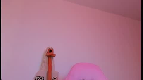 Snapshot of goddess_vee_ chatting on October 15, 10:43 pm vee online show from October 15, 10:43 pm