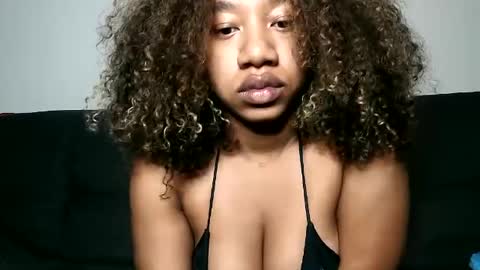 Snapshot of goddessdaisysky chatting on January 10, 1:41 pm Goddess Daisy Sky online show from January 10, 1:41 pm