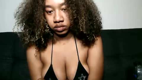 Snapshot of goddessdaisysky chatting on January 12, 3:49 am Goddess Daisy Sky online show from January 12, 3:49 am