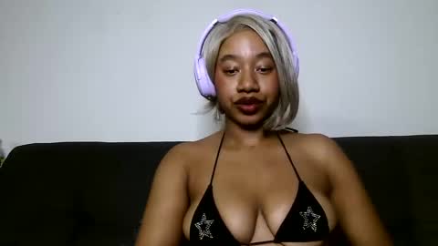 Snapshot of goddessdaisysky chatting on January 26, 1:31 am Goddess Daisy Sky online show from January 26, 1:31 am