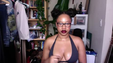 Snapshot of goddessdaisysky chatting on September 14, 5:12 pm Goddess Daisy Sky online show from September 14, 5:12 pm