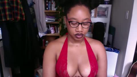 Snapshot of goddessdaisysky chatting on September 21, 8:21 pm Goddess Daisy Sky online show from September 21, 8:21 pm
