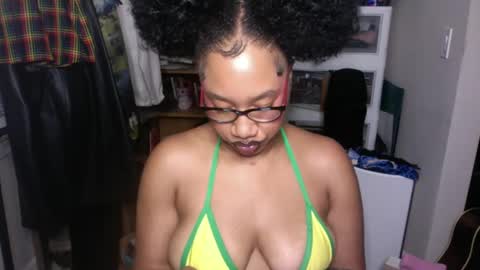 Snapshot of goddessdaisysky chatting on September 26, 2:26 am Goddess Daisy Sky online show from September 26, 2:26 am