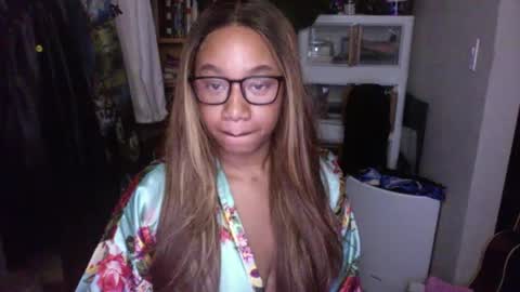 Snapshot of goddessdaisysky chatting on September 29, 6:07 am Goddess Daisy Sky online show from September 29, 6:07 am