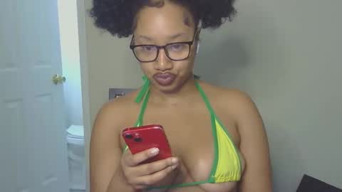 Snapshot of goddessdaisysky chatting on October 23, 11:14 pm Goddess Daisy Sky online show from October 23, 11:14 pm