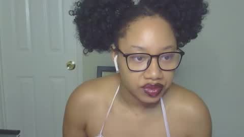 Snapshot of goddessdaisysky chatting on October 28, 6:43 pm Goddess Daisy Sky online show from October 28, 6:43 pm