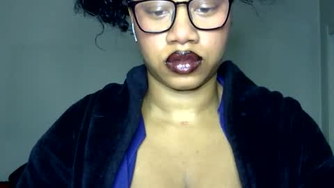 Snapshot of goddessdaisysky chatting on December 18, 5:35 am Goddess Daisy Sky online show from December 18, 5:35 am